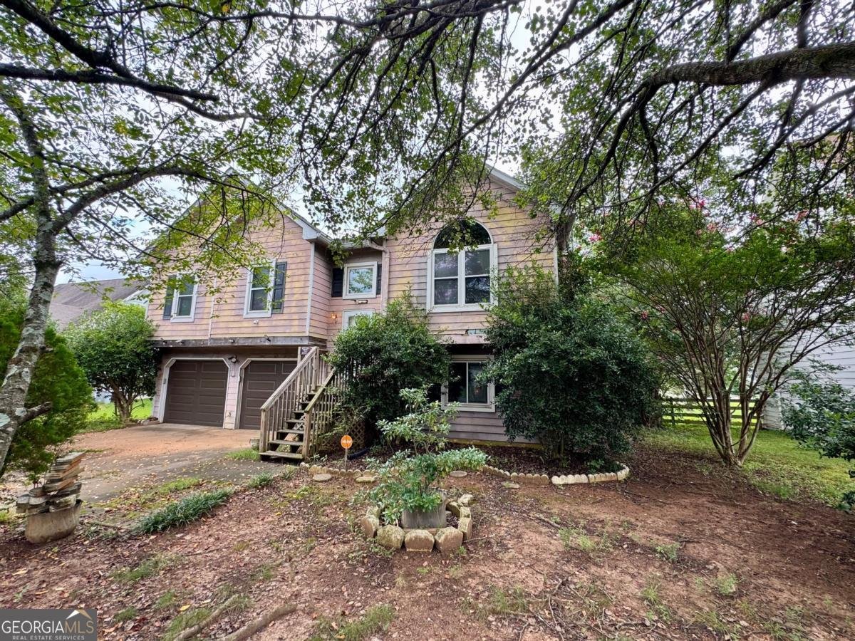 108 Thornwood Drive Cartersville - main photo