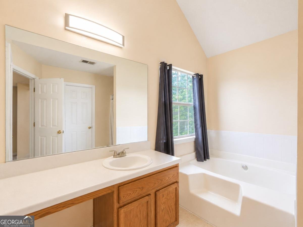 6049 Hitt Lake Trail Stone Mountain - Photo 16