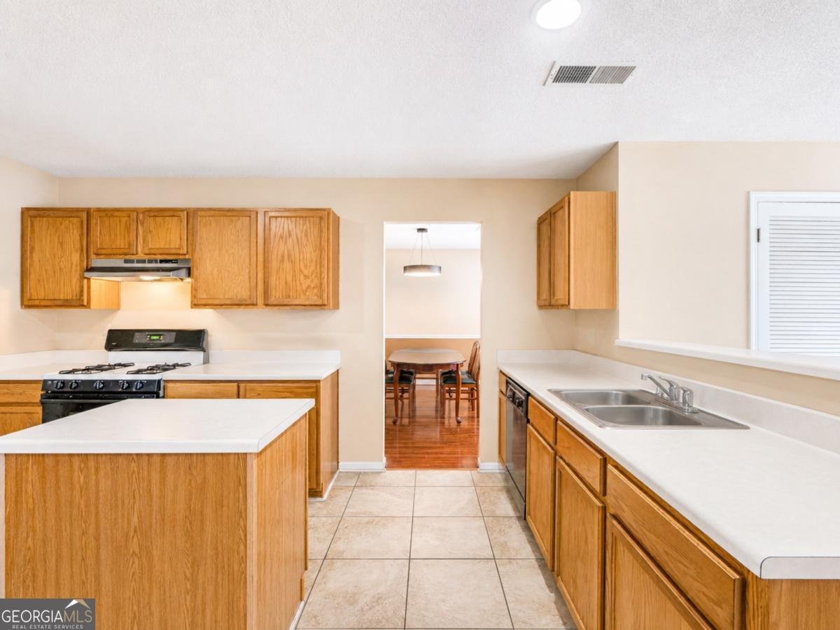 6049 Hitt Lake Trail Stone Mountain - Photo 6
