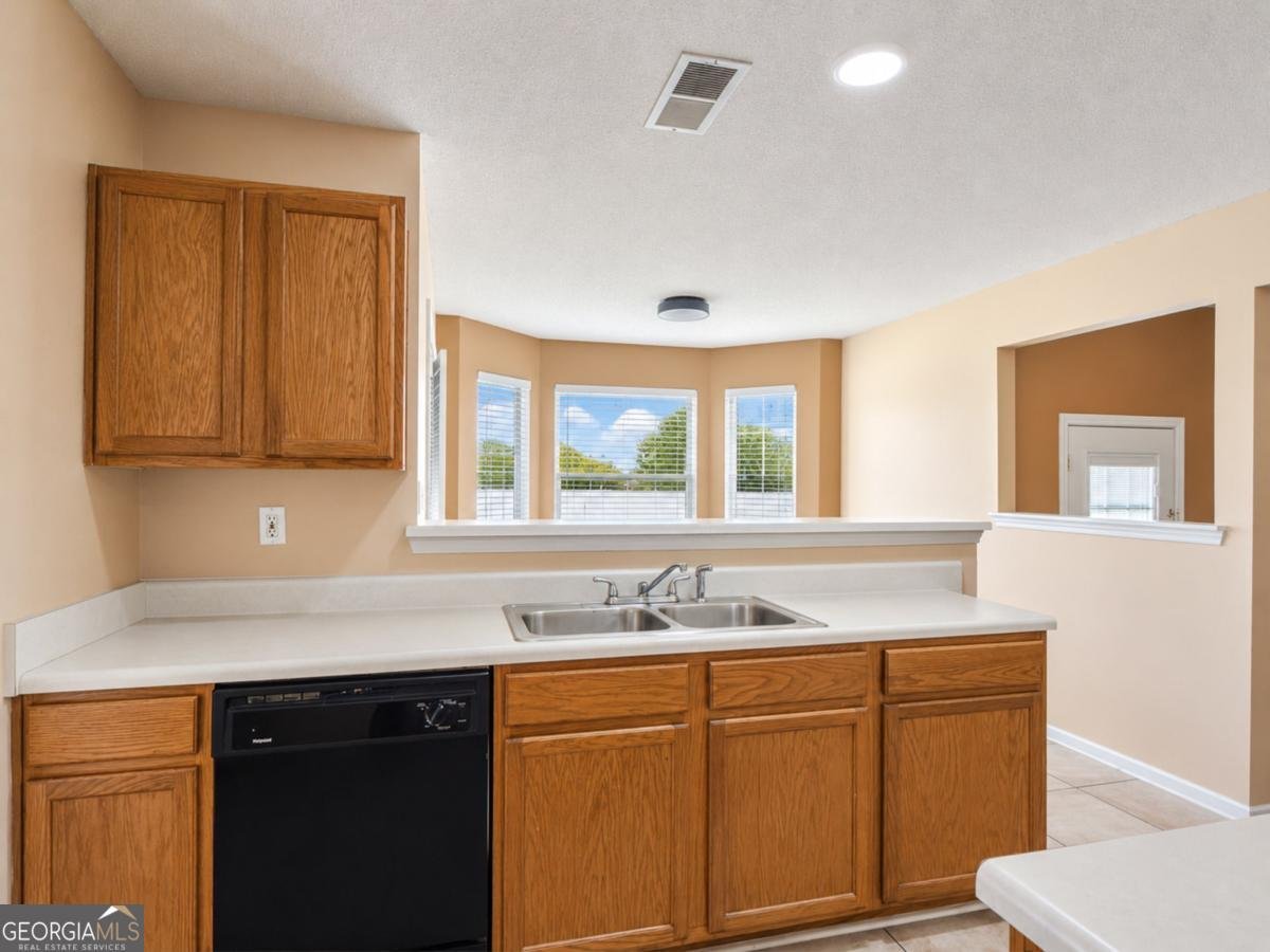 6049 Hitt Lake Trail Stone Mountain - Photo 9
