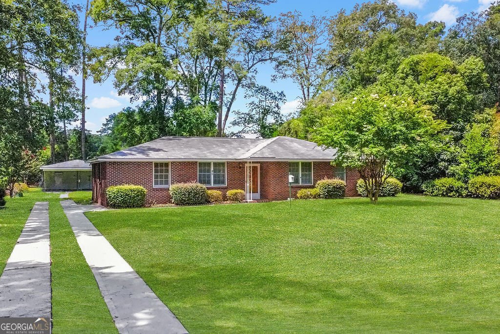 85 Lee Avenue Garden City - main photo
