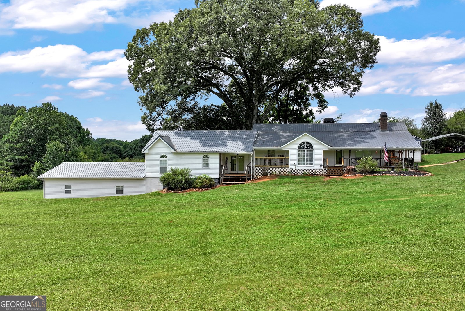 6009 Holly Springs Road Pendergrass - main photo
