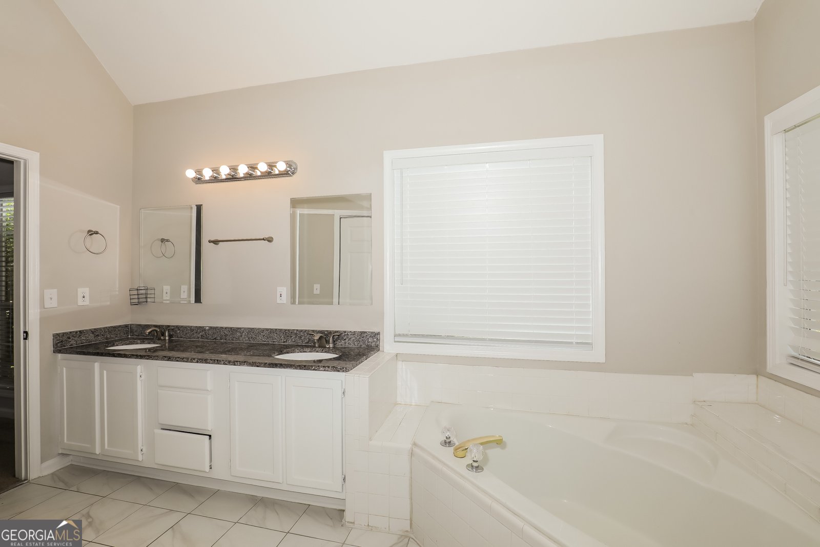 2138 Kellington Drive McDonough - Photo 15