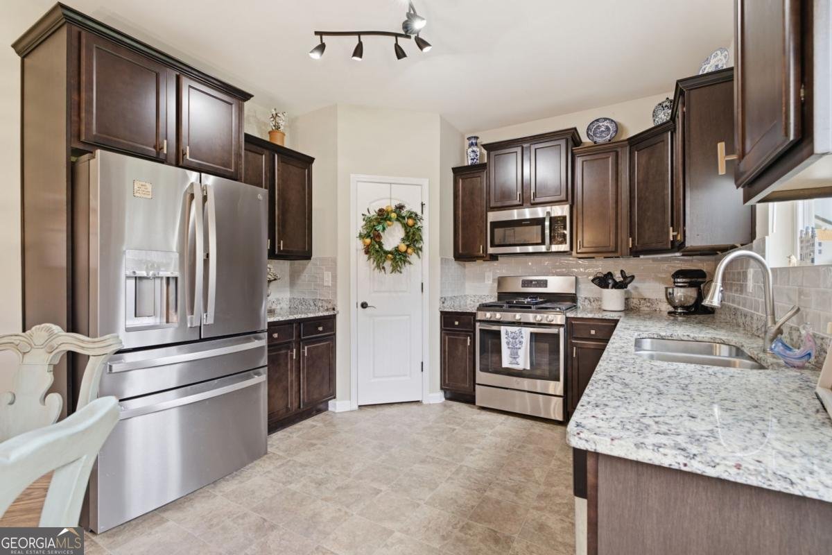 129 Kestrel Court Dawsonville - Photo 6