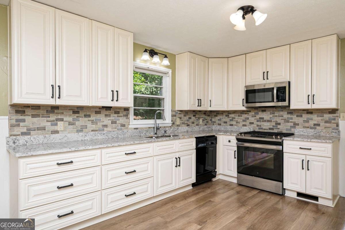 2133 Sandy Plains Road Marietta - Photo 10