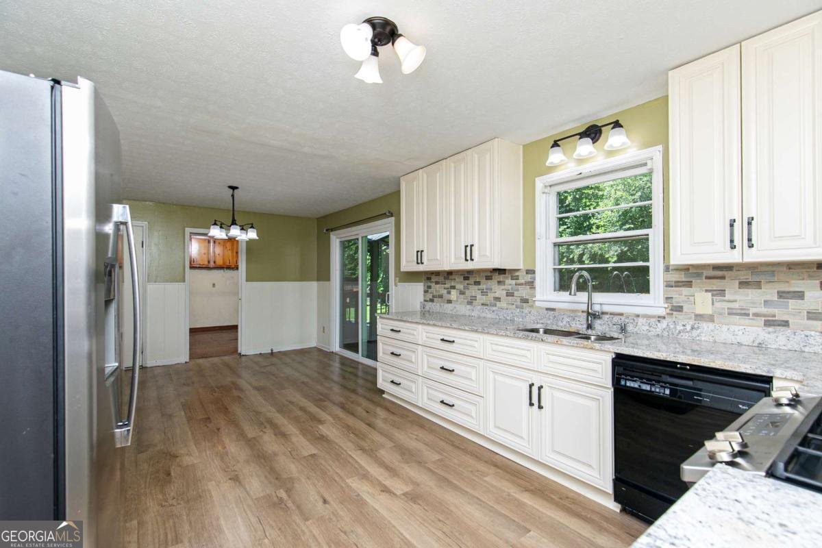 2133 Sandy Plains Road Marietta - Photo 15