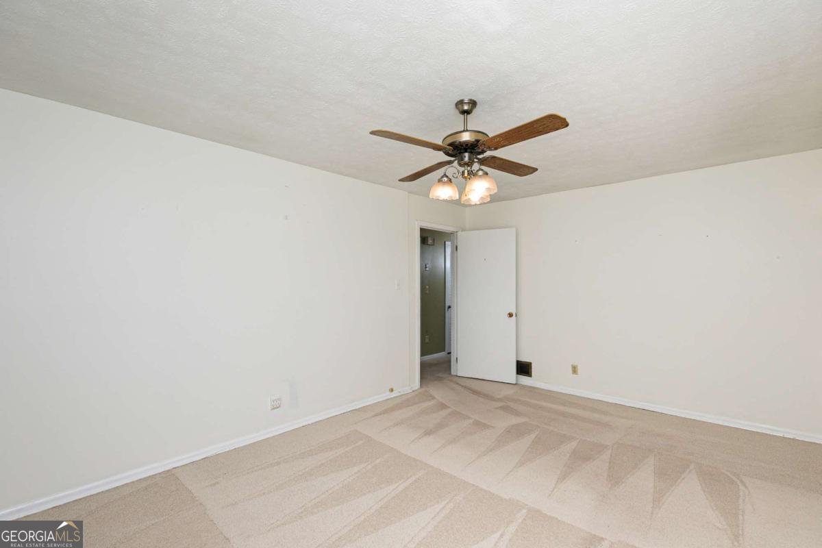 2133 Sandy Plains Road Marietta - Photo 18