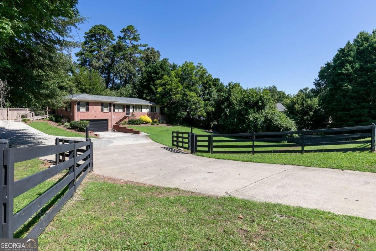 2133 Sandy Plains Road Marietta - Photo 42