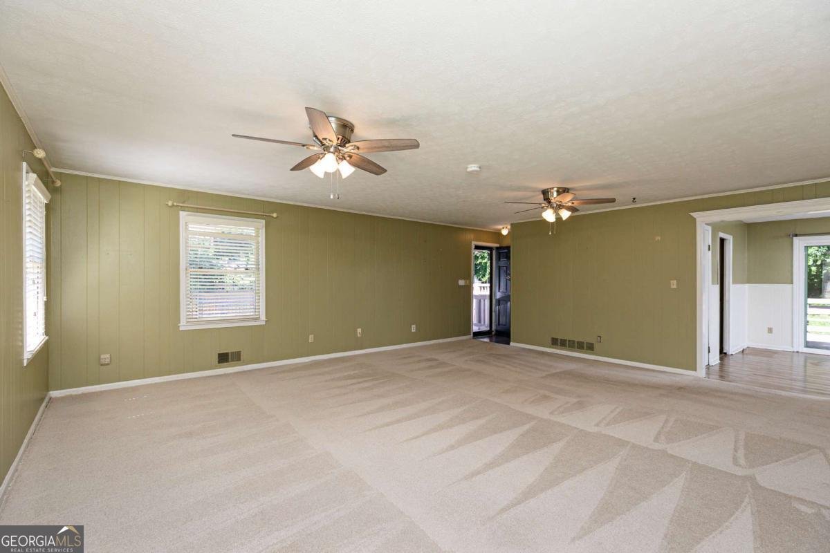 2133 Sandy Plains Road Marietta - Photo 7