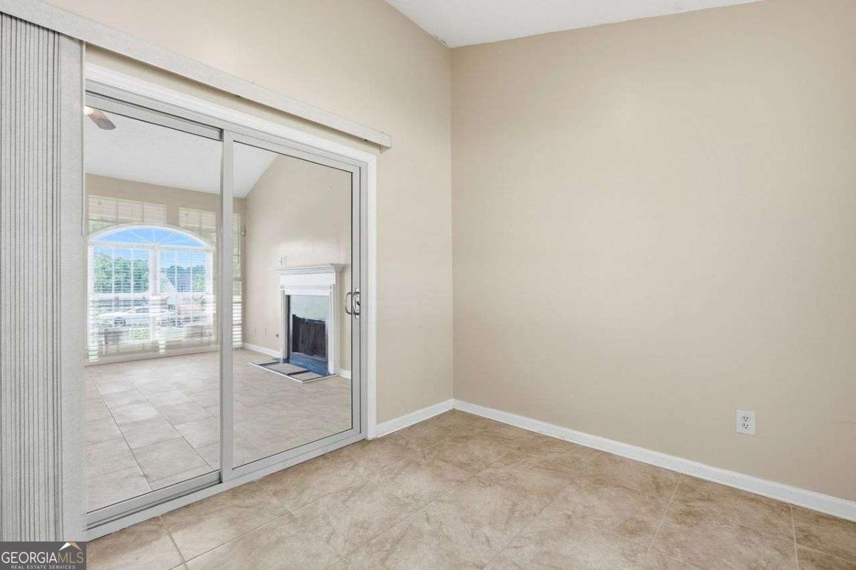 1016 Meadow Glen Circle Fairburn - Photo 16