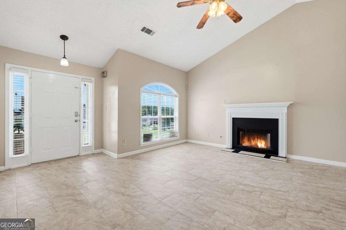 1016 Meadow Glen Circle Fairburn - Photo 8