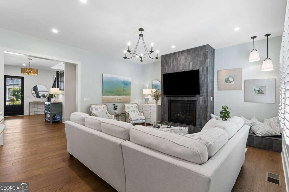 135 Emerson Court Roswell - Photo 11