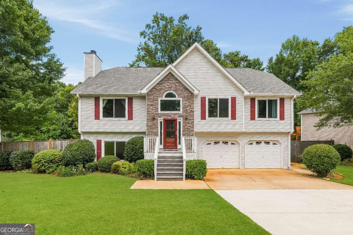 1045 Queensbury Run Acworth - main photo