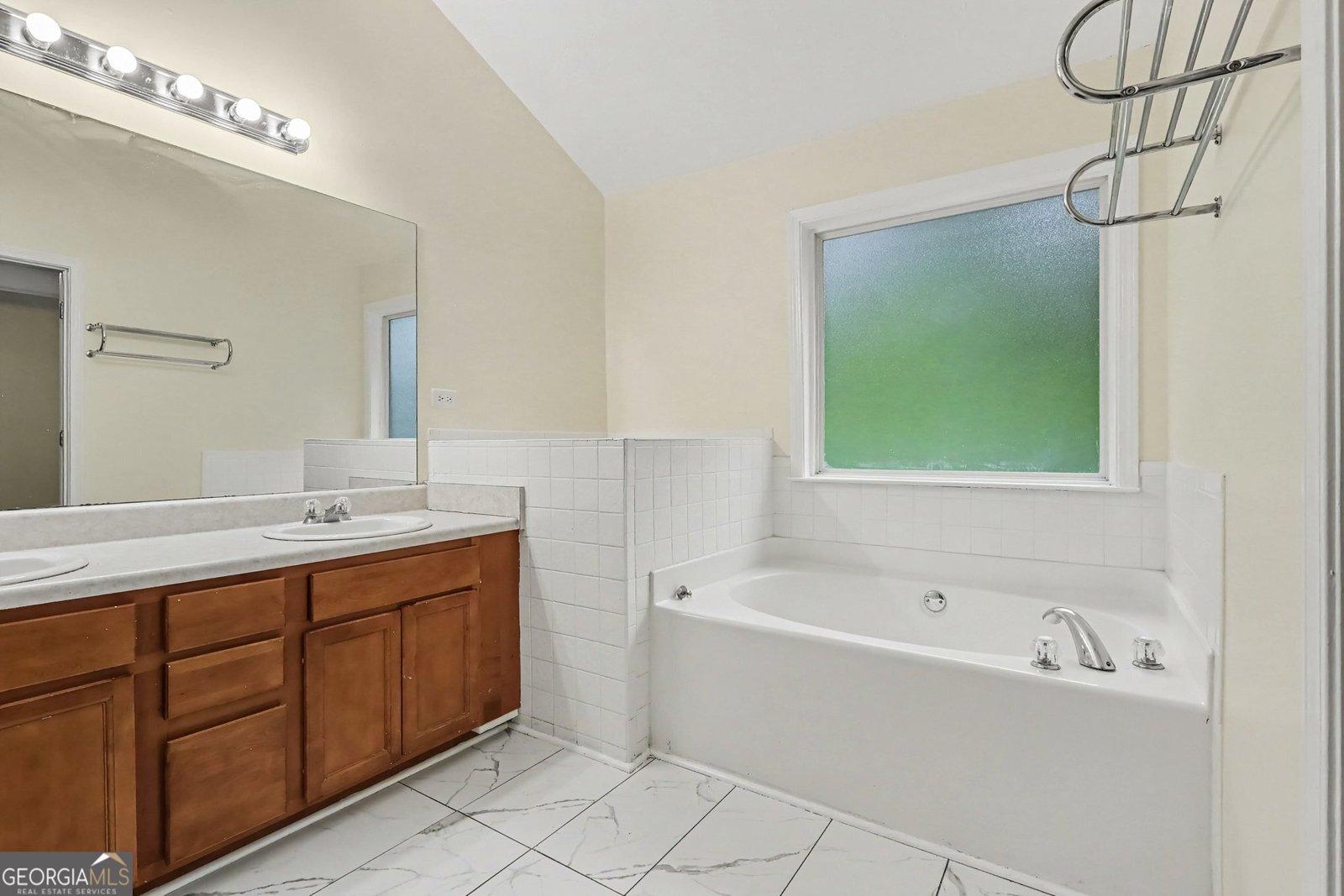 4227 Round Stone Trail Snellville - Photo 16
