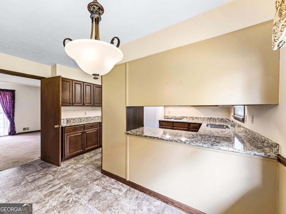 2405 Post Oak Tritt Road Marietta - Photo 10