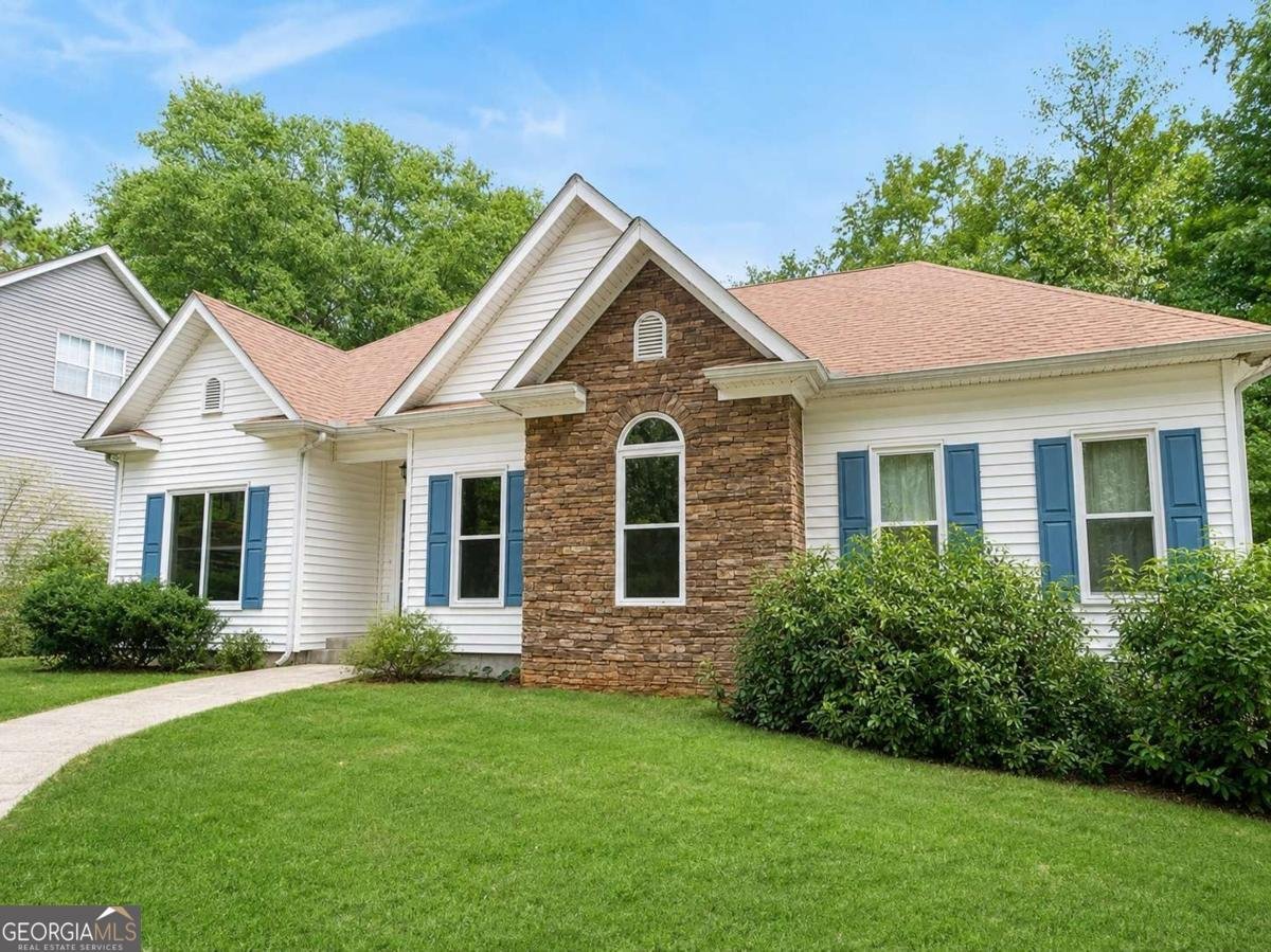 5905 Virginia Drive Cumming - main photo