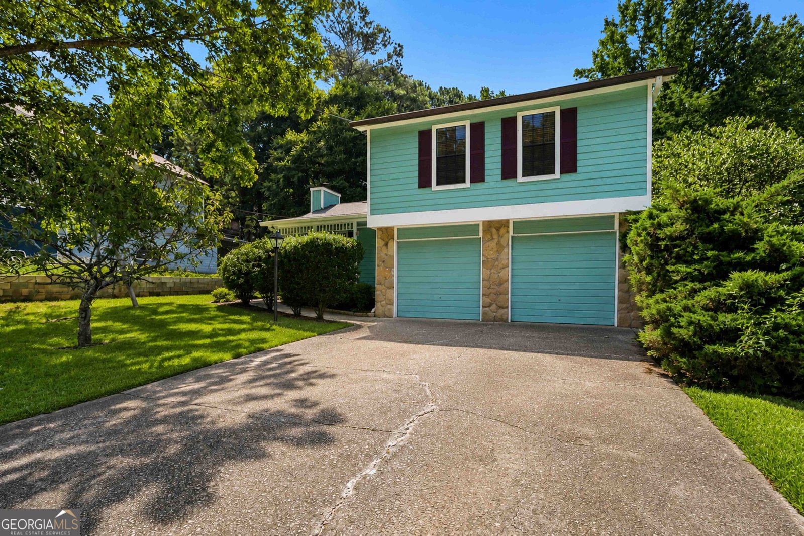 5556 Weatherford Road Norcross - main photo
