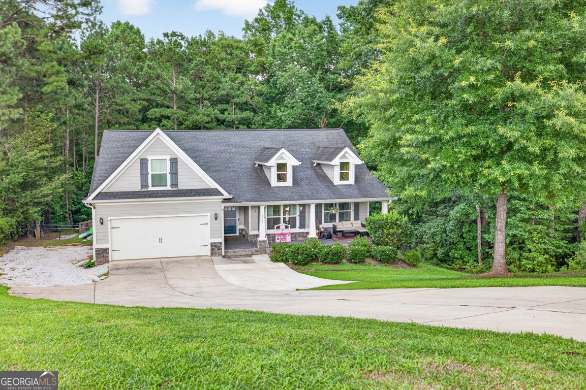 2565 Aaron Court Loganville - main photo