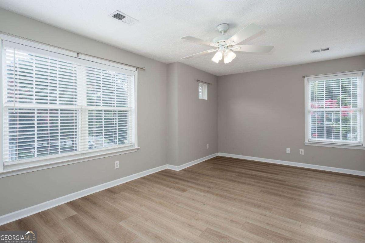 126 Oaks Place Woodstock - Photo 10