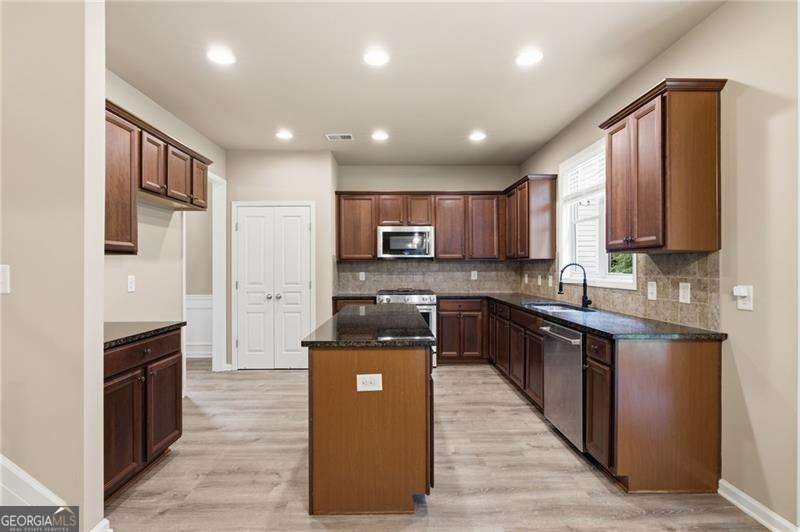6340 Forest Shore Court Cumming - Photo 10