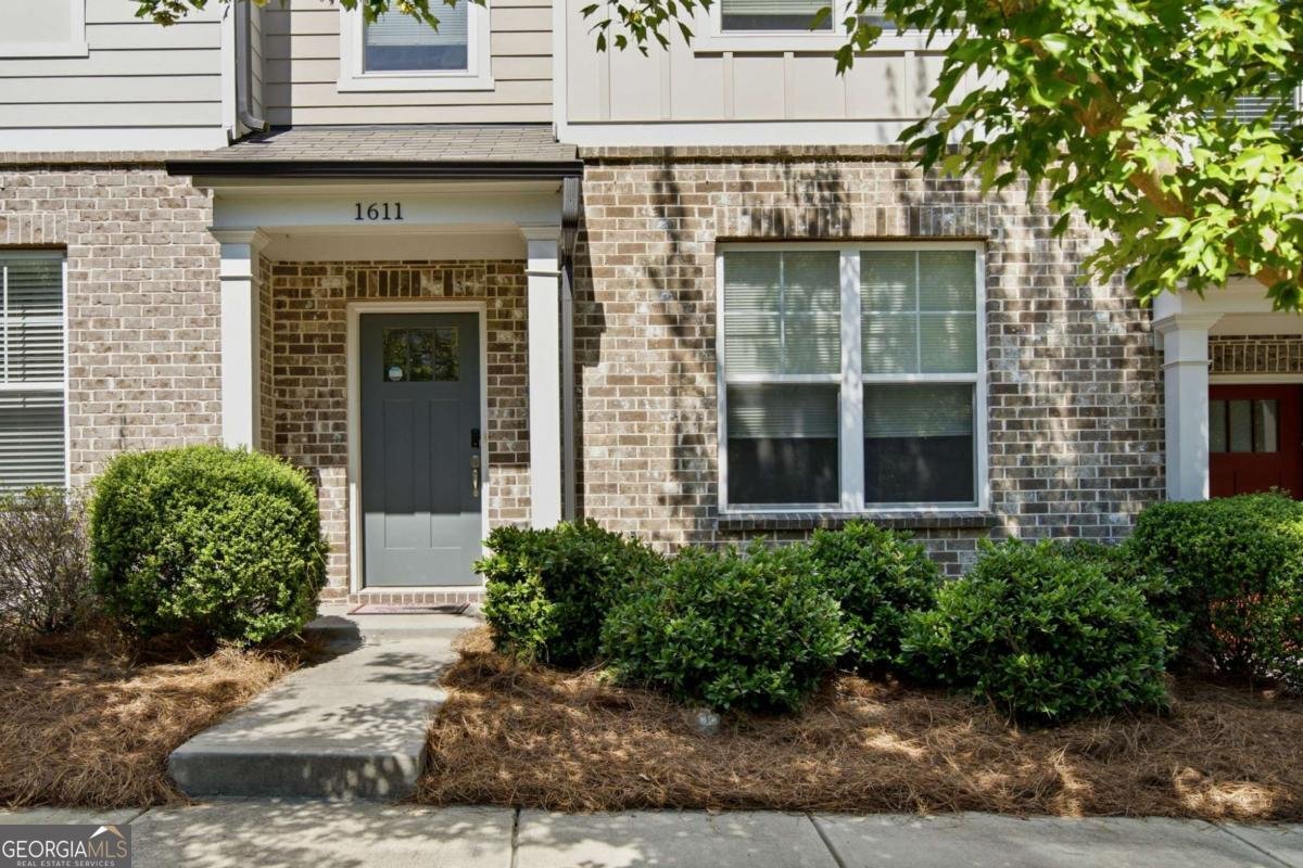 1611 Falcon Crest Way Decatur - main photo