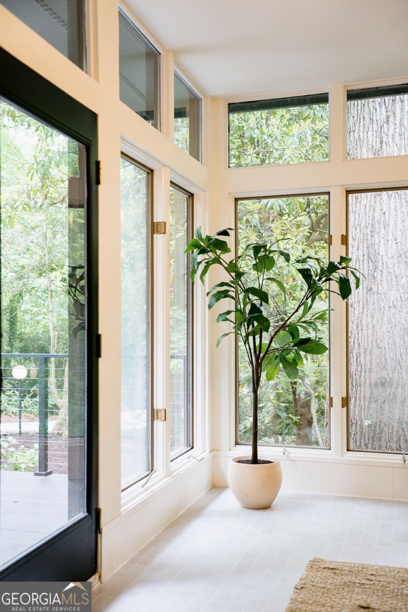 922 Barton Woods Road Atlanta - Photo 15