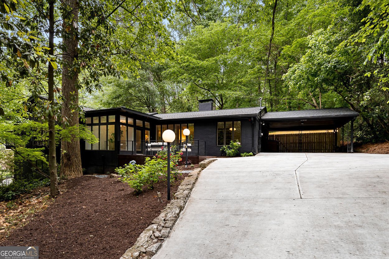 922 Barton Woods Road Atlanta - Photo 6