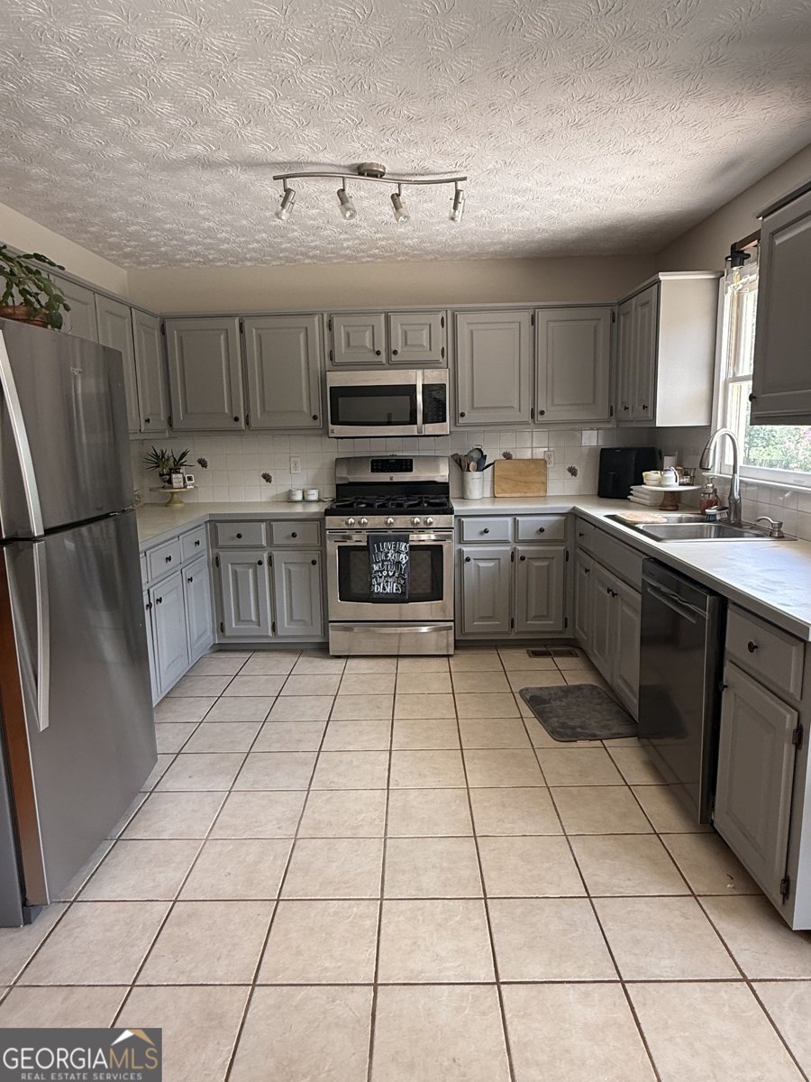 136 Thicket Trail McDonough - Photo 8