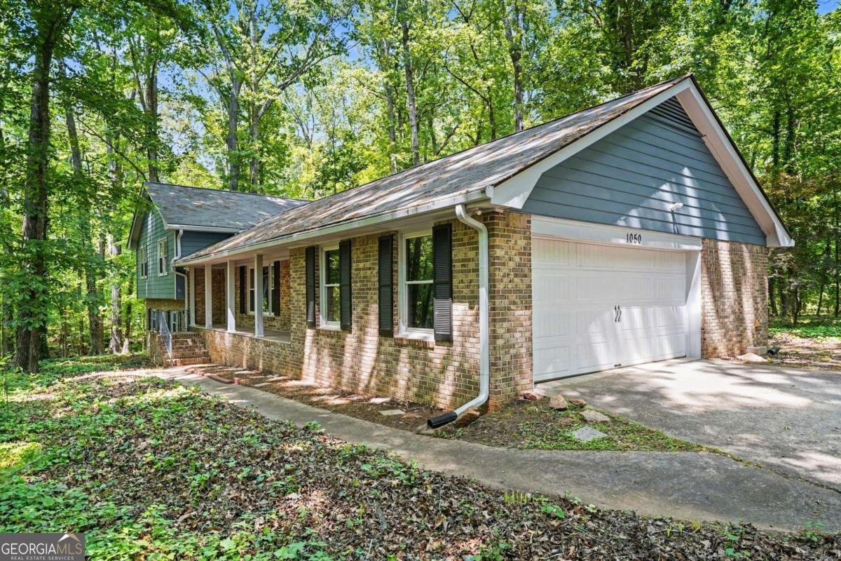 1050 Skyline Drive Covington - main photo