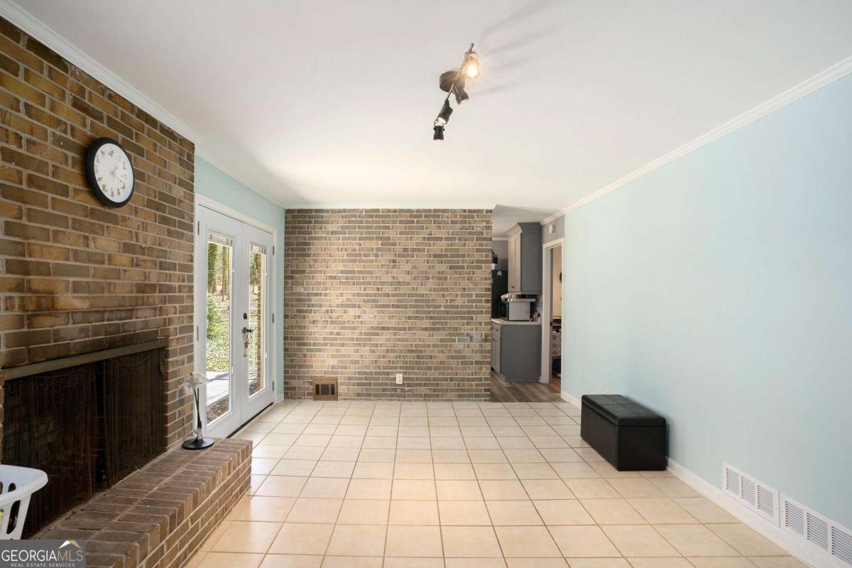 1050 Skyline Drive Covington - Photo 9