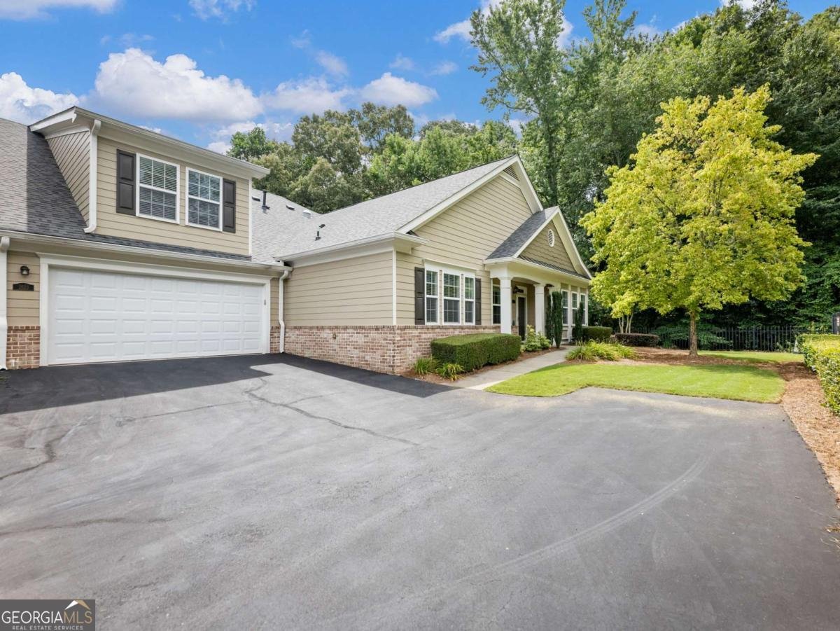 2623 Grapevine Circle Cumming - main photo