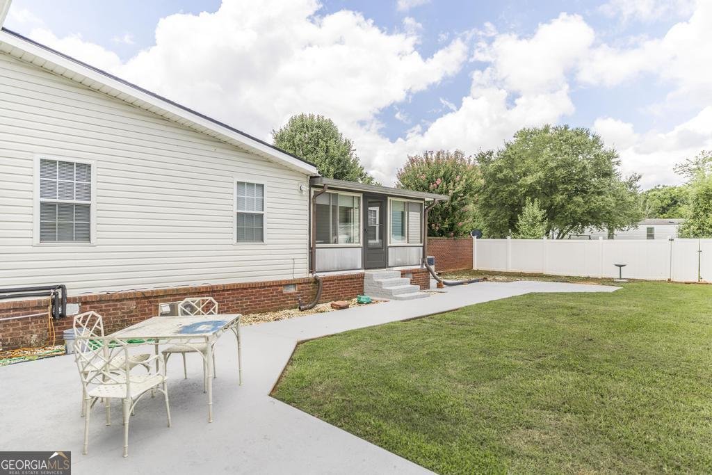 201 Bradford Drive Byron - Photo 38