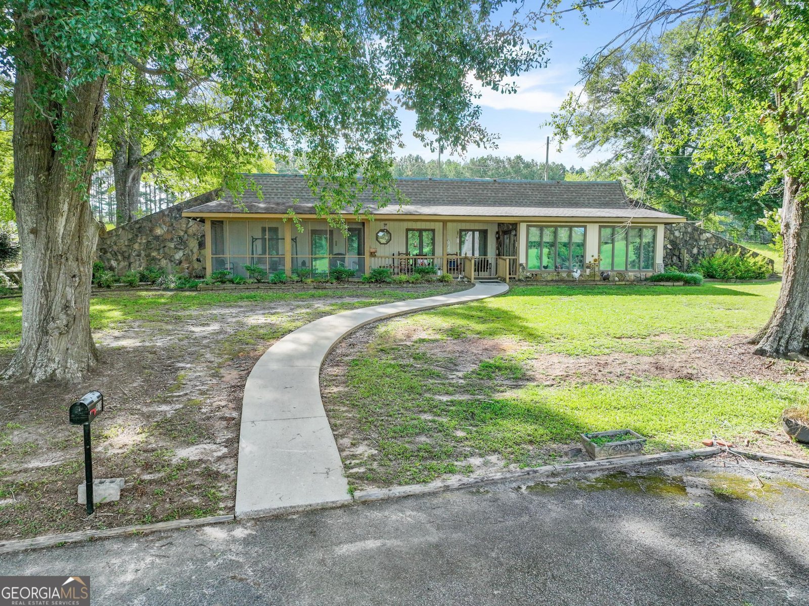 818 McCrary Road Molena - main photo