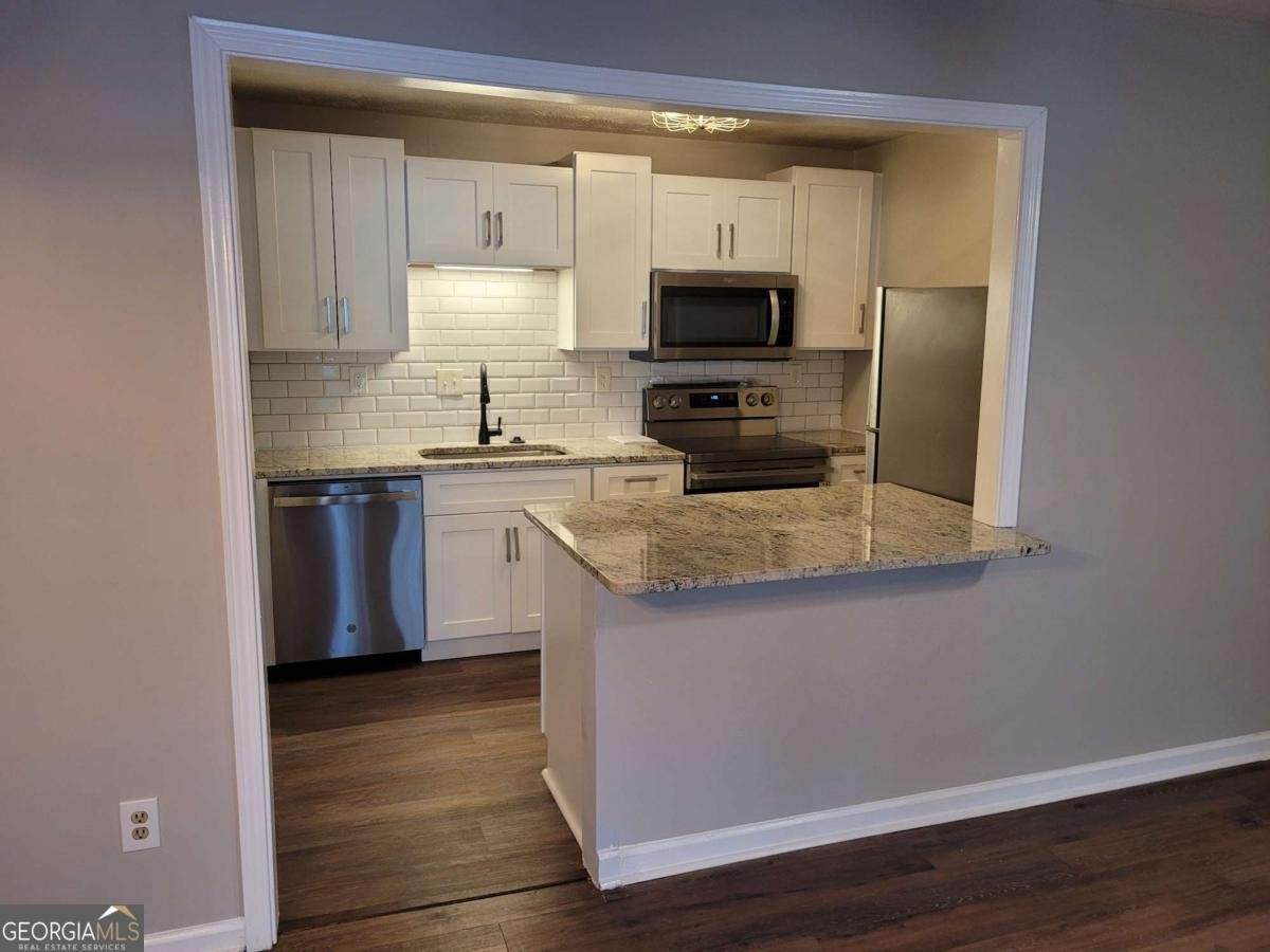 3923 Woodridge Way Tucker - Photo 6