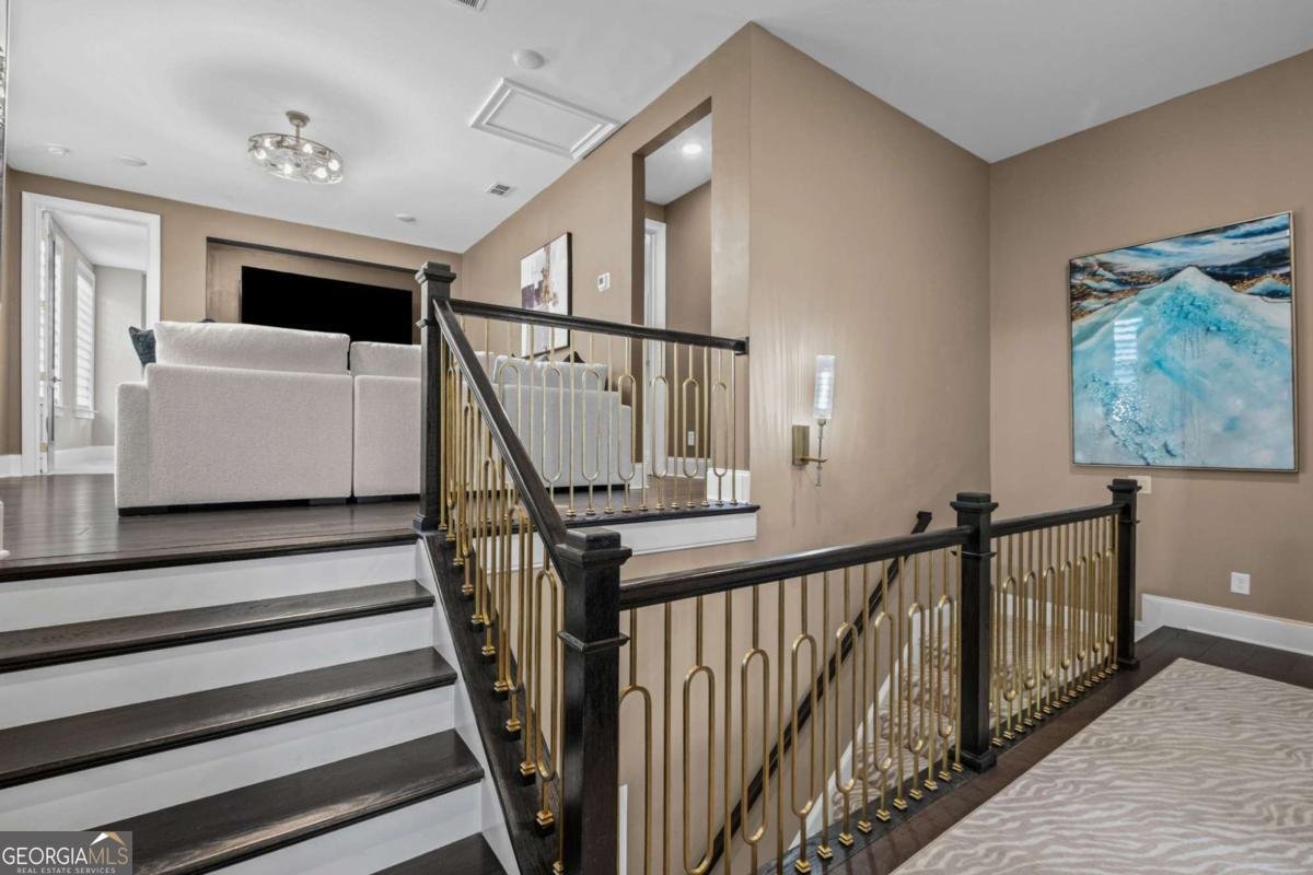 112 Village Green Avenue Woodstock - Photo 32
