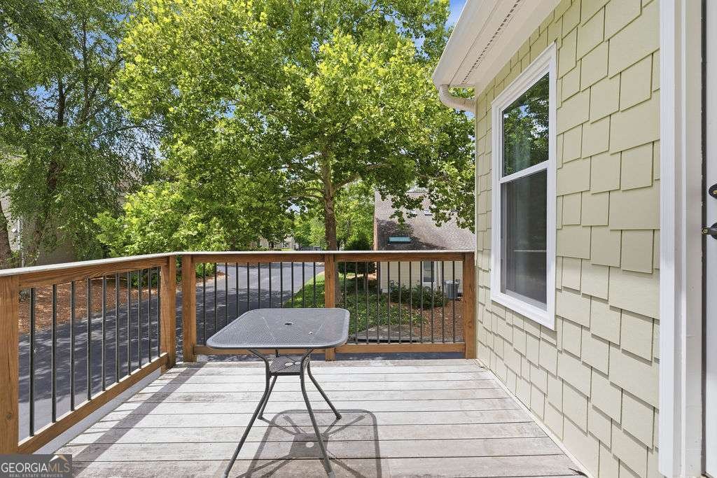8 Vernon Glen Court Sandy Springs - Photo 14
