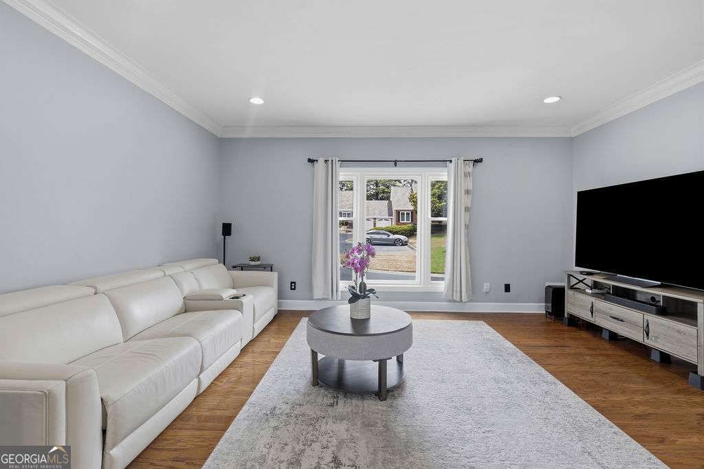 8 Vernon Glen Court Sandy Springs - Photo 6