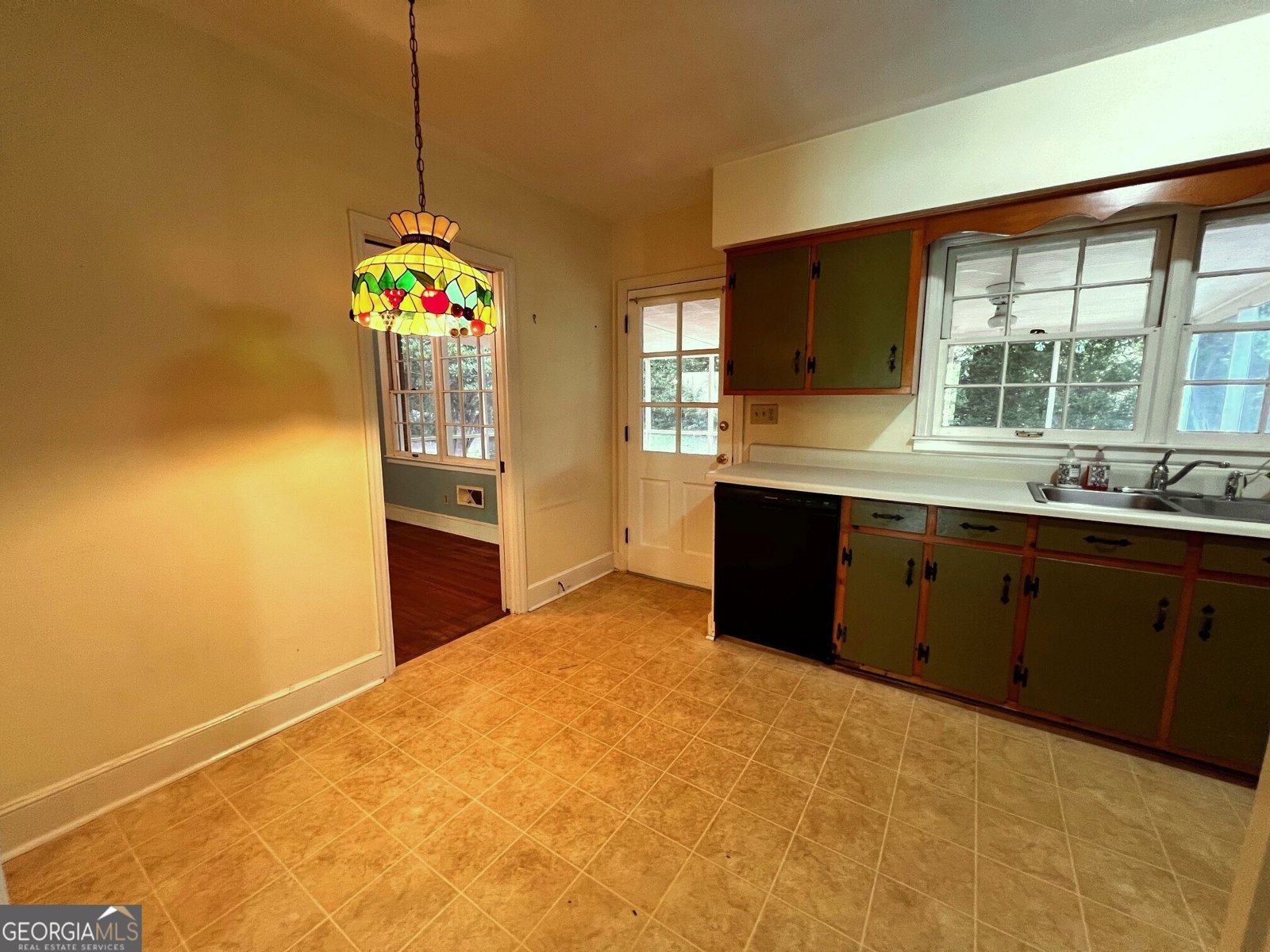 606 Brookwood Drive Thomaston - Photo 6