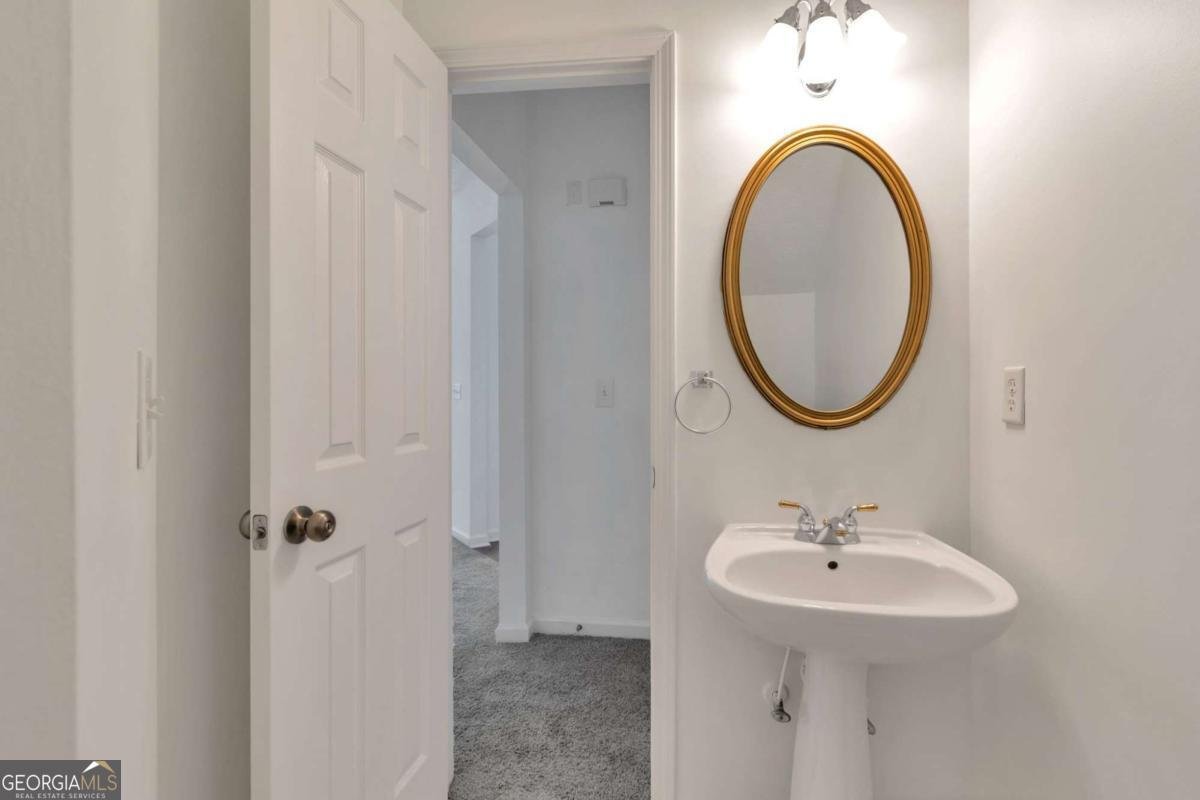 6243 Shoreview Circle Flowery Branch - Photo 7