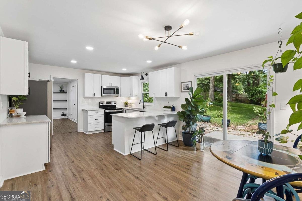 412 Derbyshire Drive Stone Mountain - Photo 11