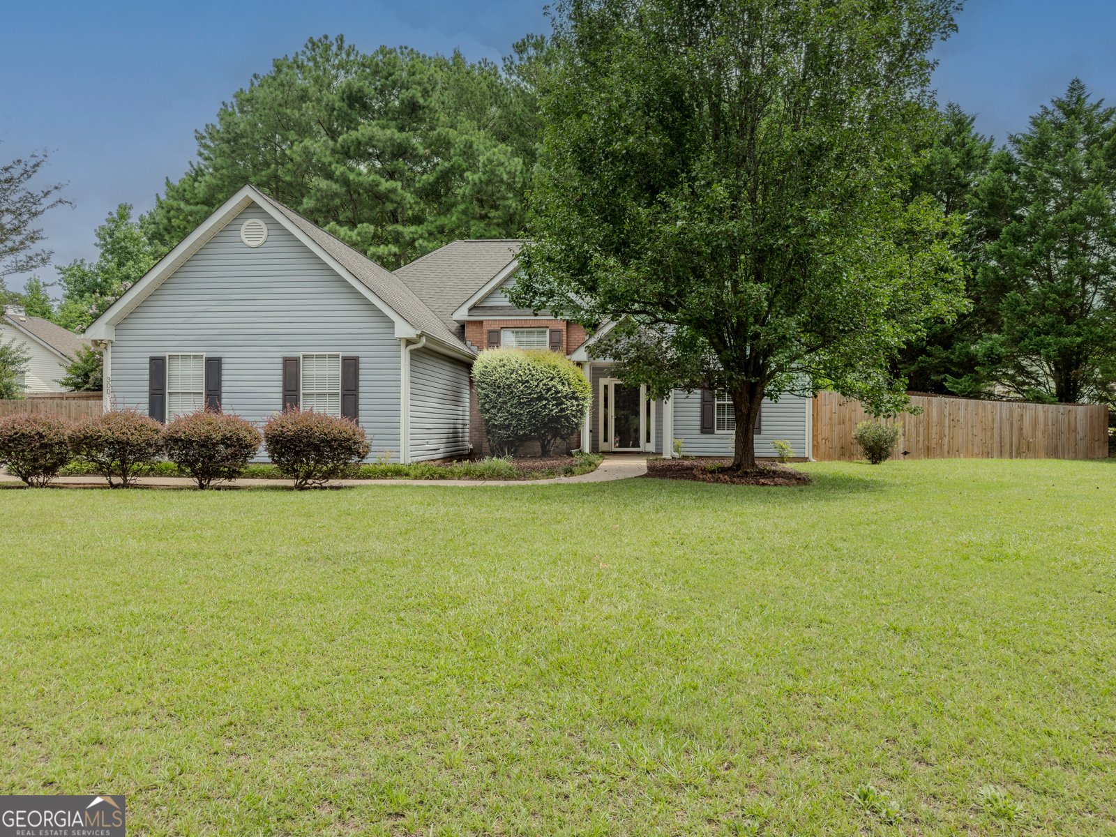 300 Greenleaf Court Loganville - main photo