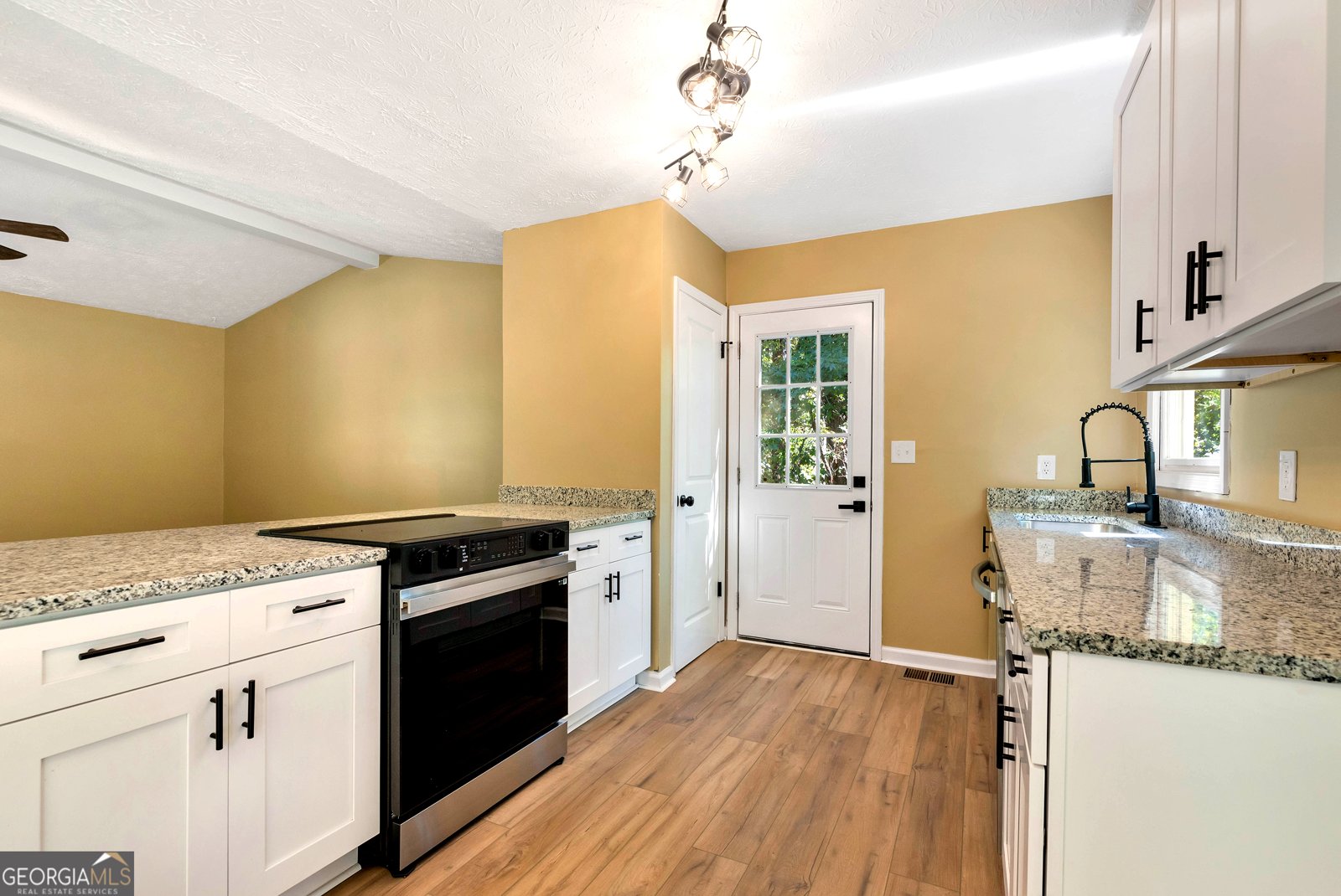5119 Ash Circle Gainesville - Photo 13