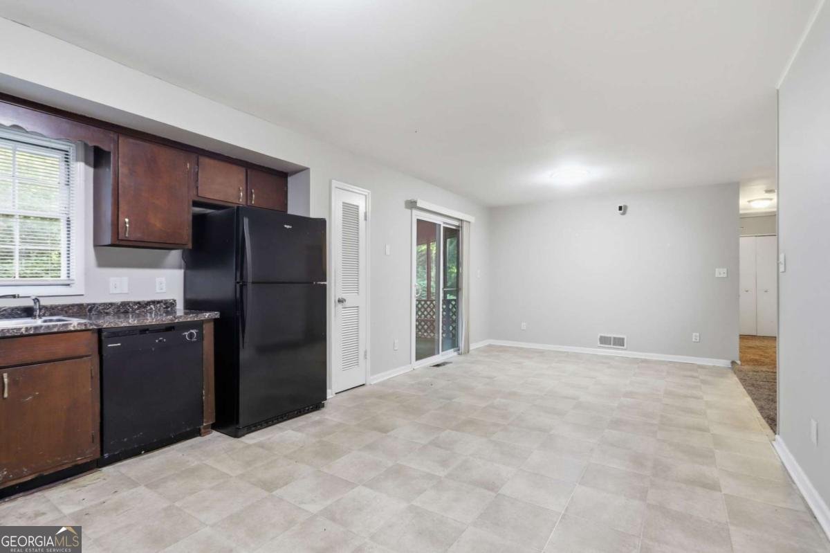 4204 Cheryl Ann Court Stone Mountain - Photo 12