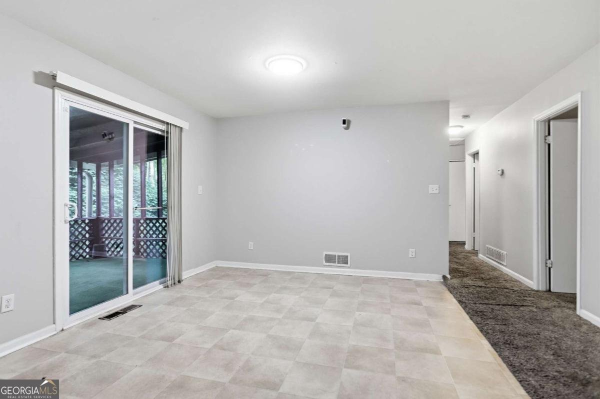 4204 Cheryl Ann Court Stone Mountain - Photo 13