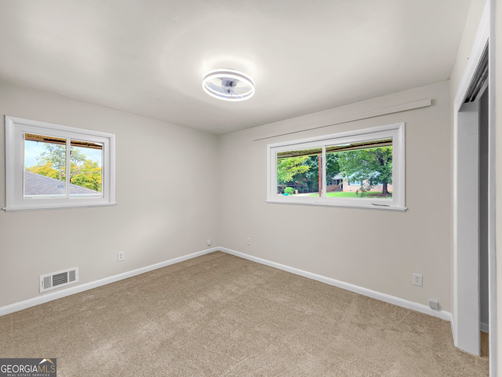 565 Wavelyn Way Riverdale - Photo 9