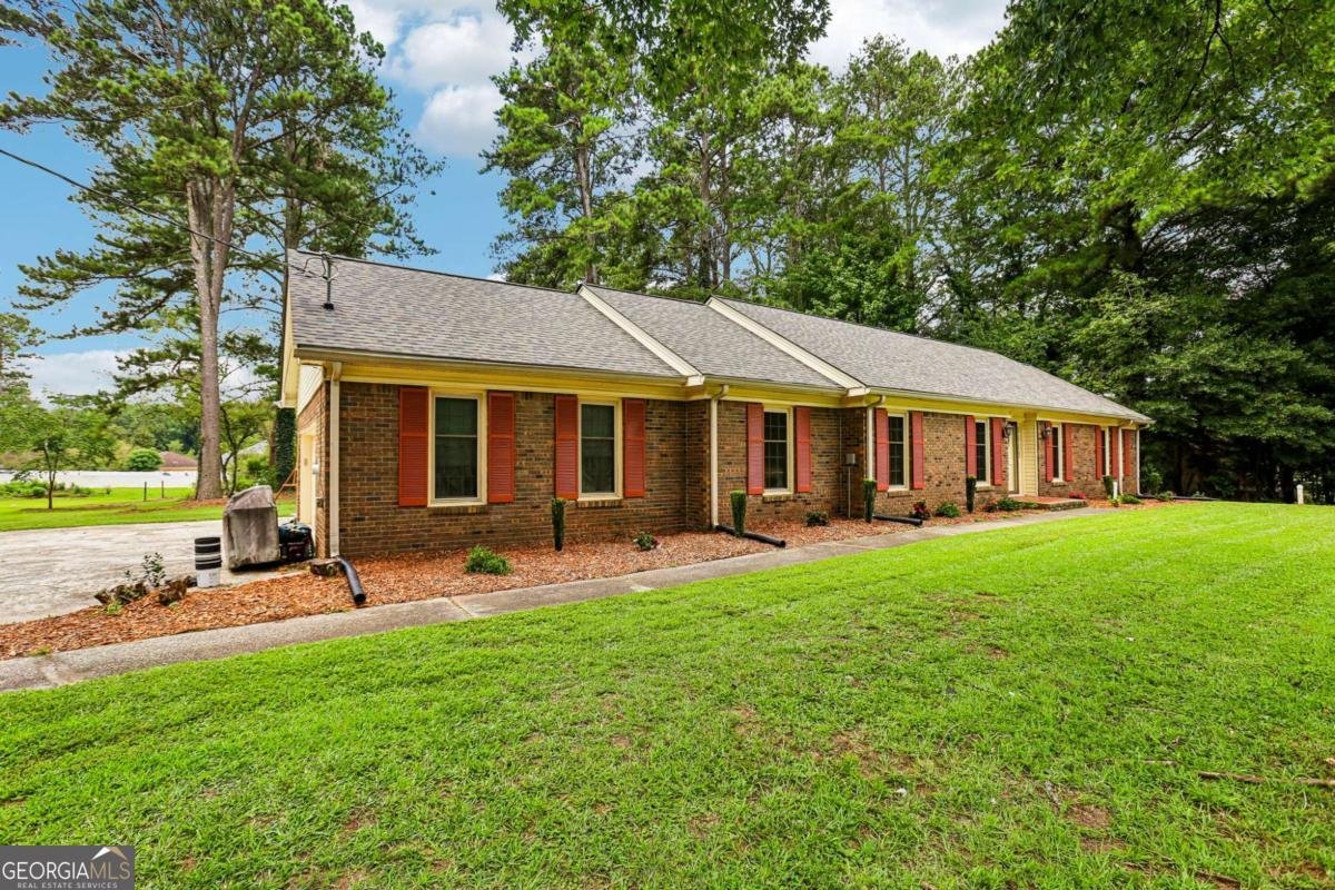 145 White Road Fayetteville - main photo
