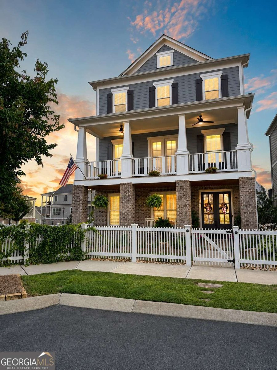 581 Club Drive Woodstock - main photo