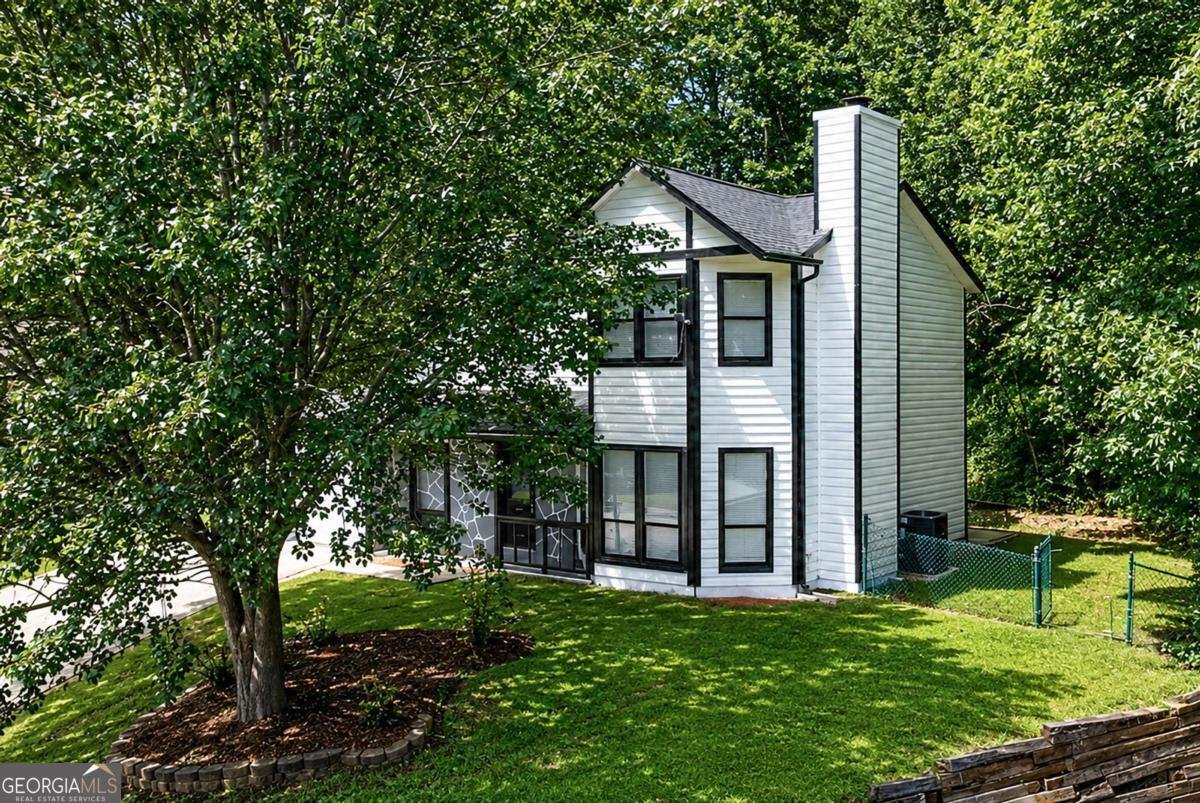 556 Sunfield Drive Lilburn - main photo