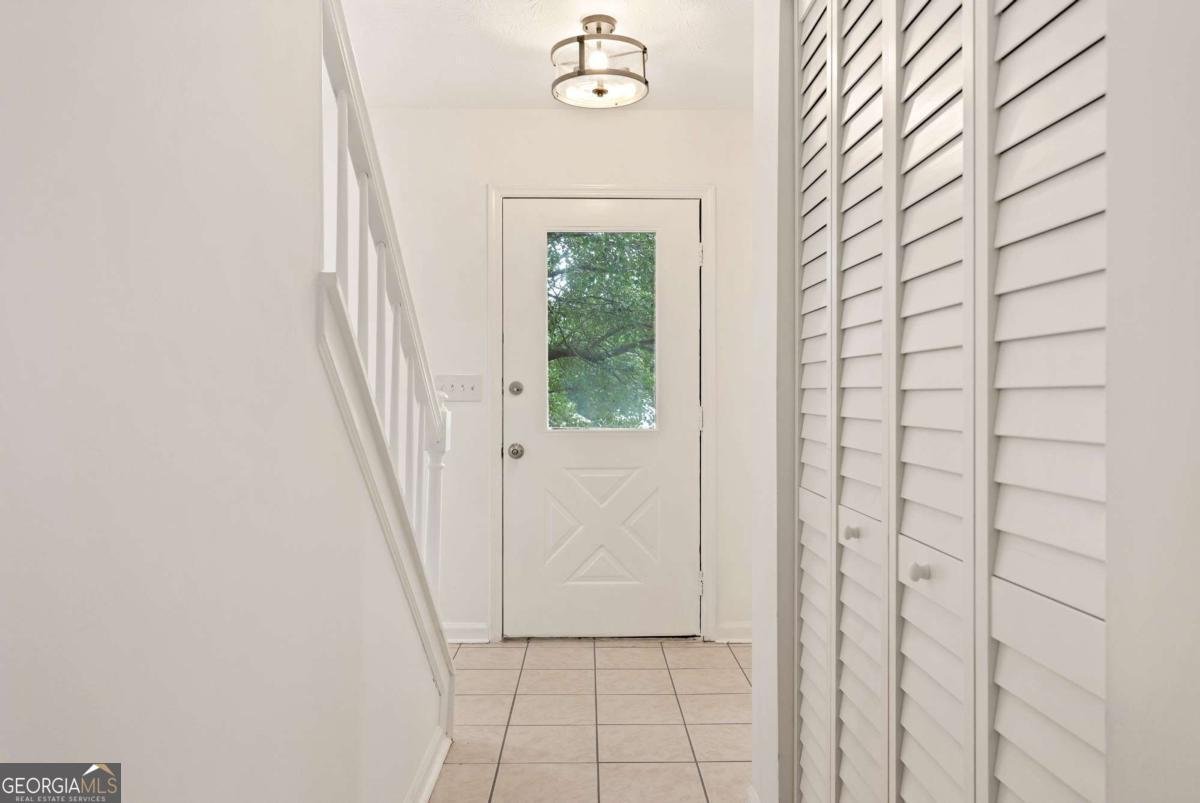 556 Sunfield Drive Lilburn - Photo 8