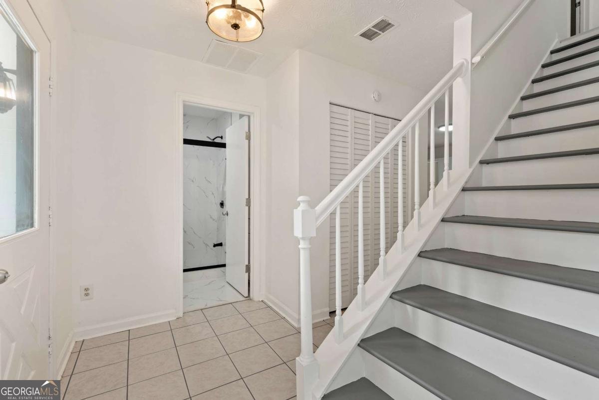 556 Sunfield Drive Lilburn - Photo 9